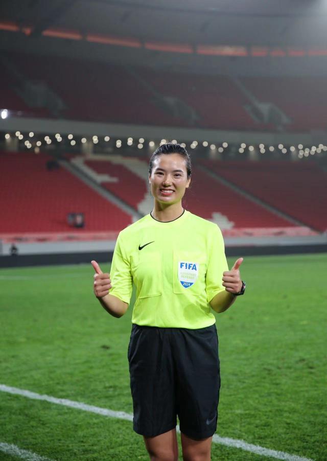首位执法中超女裁判！谢丽君：到达了一个新的起点