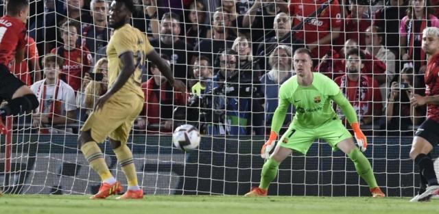 开云体育-梁宏业：熟悉的配方熟悉的味，怀旧巴萨果然踢得差